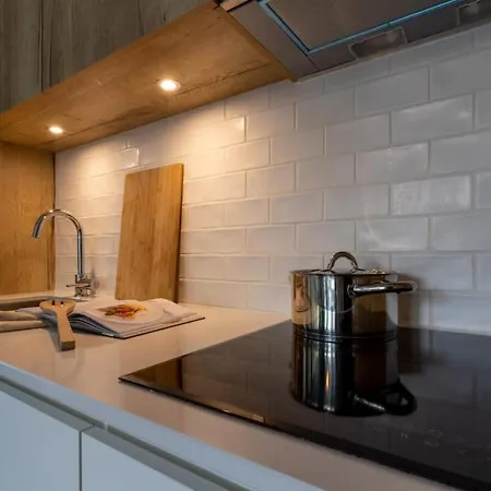 Huswell - Queen At Sea: Modern 2 Bedroom Appartement *