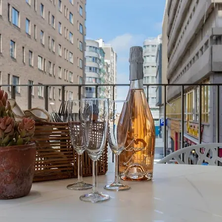 Appartement Huswell - Queen At Sea: Modern 2 Bedroom Oostende