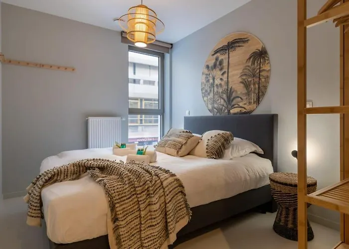 Huswell - Queen At Sea: Modern 2 Bedroom Appartement