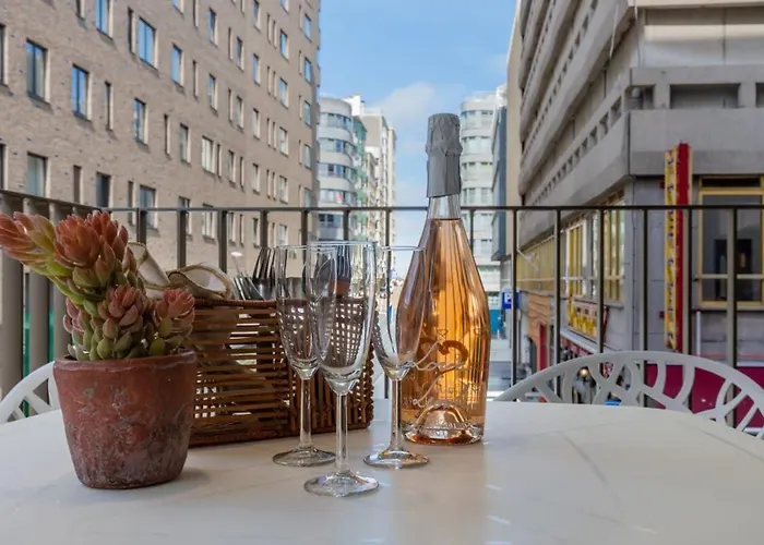 Appartement Huswell - Queen At Sea: Modern 2 Bedroom Oostende