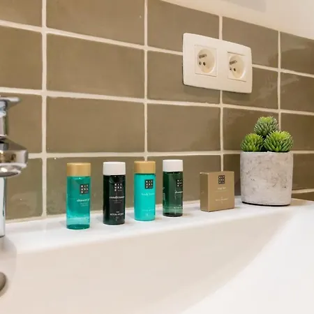 Huswell - Queen At Sea: Modern 2 Bedroom *